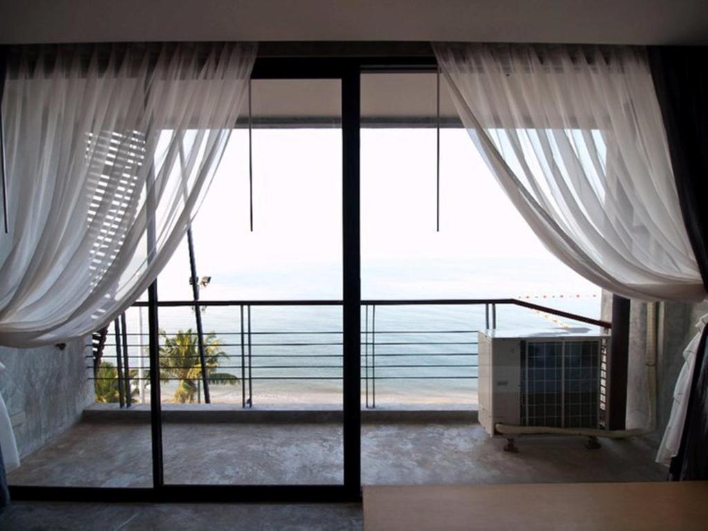 The Now Hotel - Sha Extra Plus Jomtien Beach Room photo